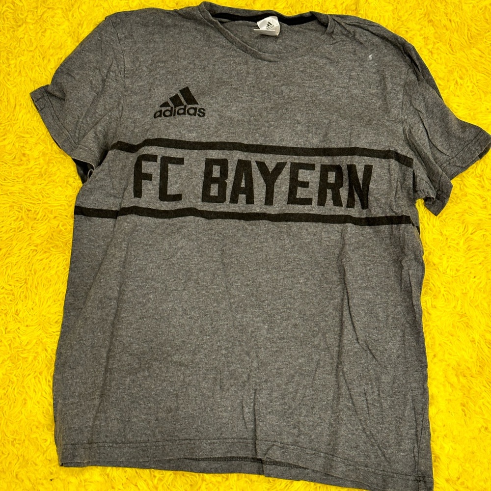 EUC FC BAYERN adidas men's tee